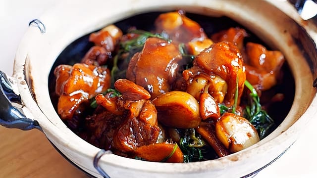 Taiwanese Basil Chicken (Three Cup) 三杯雞.