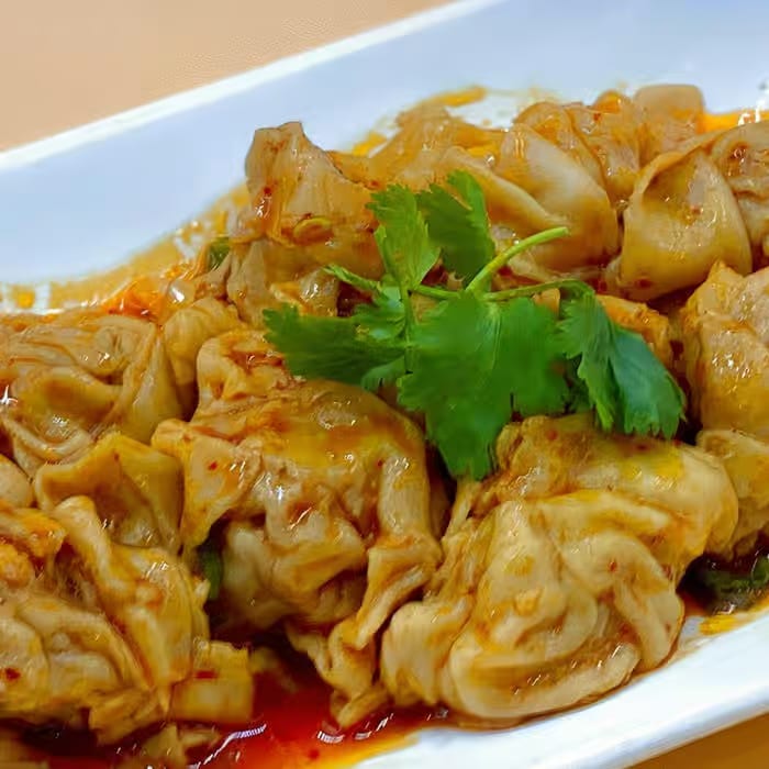 A17. Shrimp Wontons in Spicy Sauce 紅油炒手.