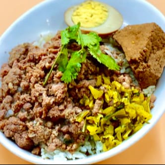 A16. Minced Pork over Rice 肉燥飯.