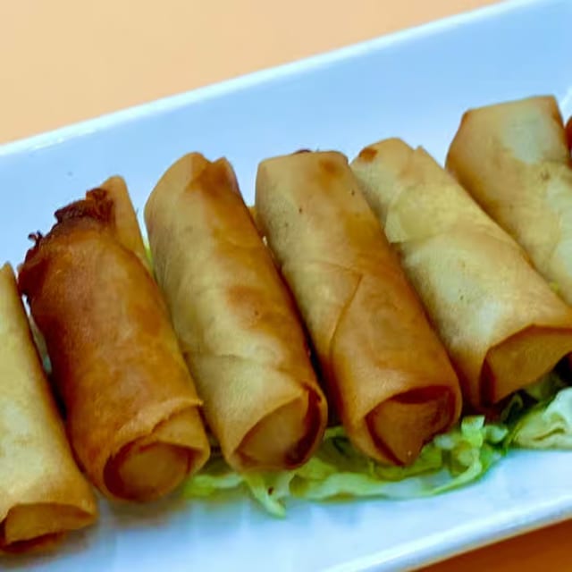 A04. Fried Eggrolls 炸春卷.