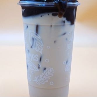 M05. Grass Jelly Milk Tea.