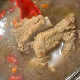 H10. Herbal Pork Rib Pot 藥膳排骨鍋